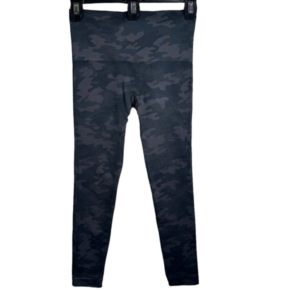 Spanx Black Camouflage “Look at Me Now”Seamless Leggings Women’s Size X-Small - Picture 1 of 11